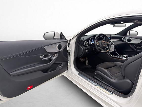 Mercedes-Benz C250 9 of 30
