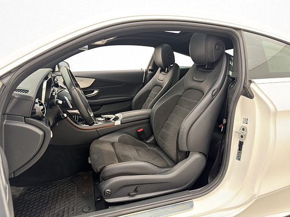 Mercedes-Benz C250 10 of 30