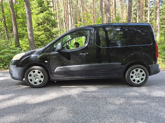 Peugeot Partner 3 of 5
