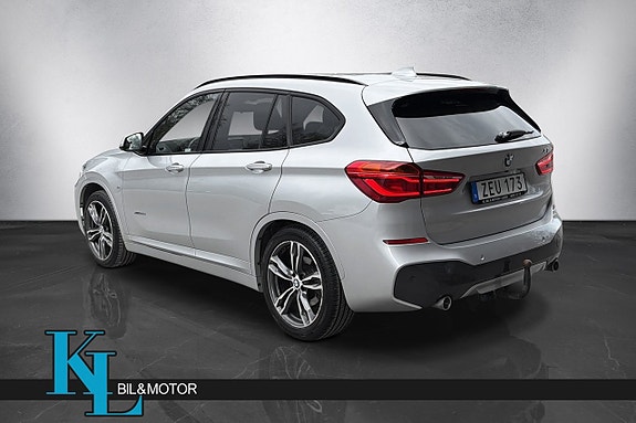 BMW X1 4 of 5