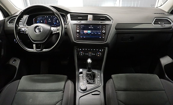 Volkswagen Tiguan Allspace 2 of 5