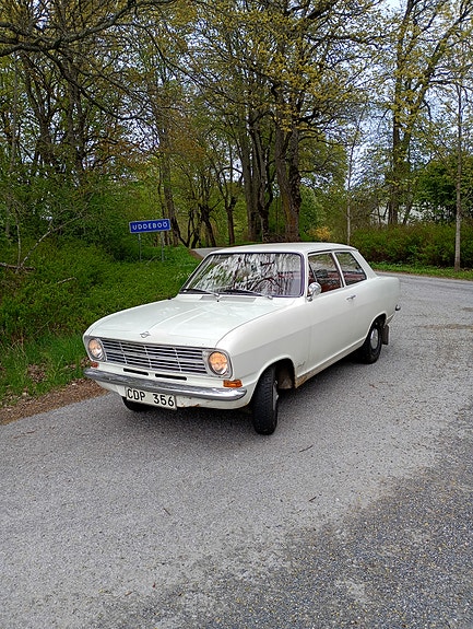 Opel Kadett 4 of 5