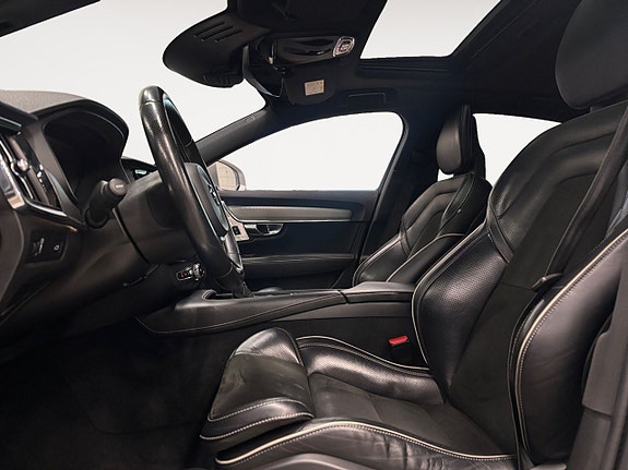 Volvo S90 10 of 26