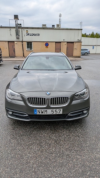 BMW 520d 2 of 5