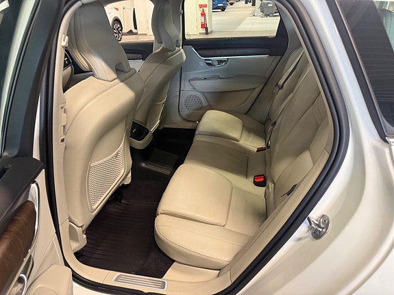 Volvo V90 11 of 21