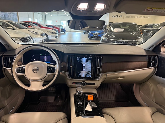 Volvo V90 13 of 21