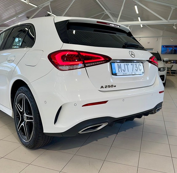 Mercedes-Benz A250 e 12 of 12