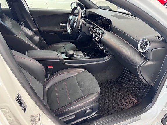 Mercedes-Benz A250 e 5 of 5