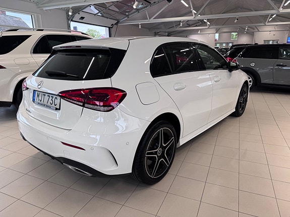 Mercedes-Benz A250 e 3 of 5