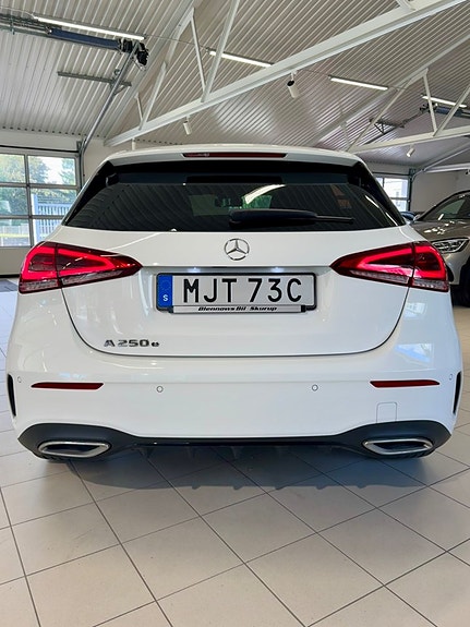 Mercedes-Benz A250 e 4 of 12