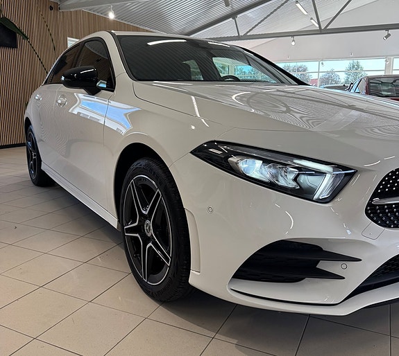 Mercedes-Benz A250 e 3 of 12