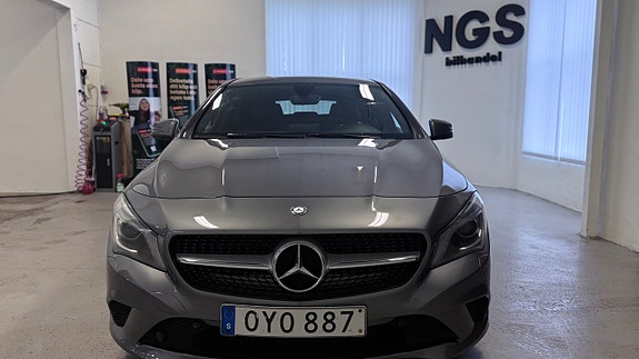 Mercedes-Benz CLA220 d 2 of 5
