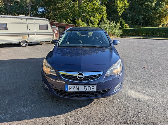 Opel Astra 2 of 18