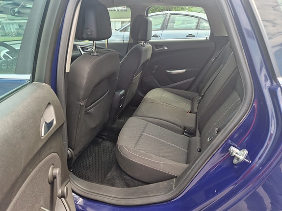 Opel Astra 7 of 16