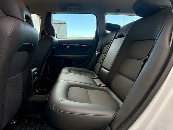 Volvo V70 12 of 15