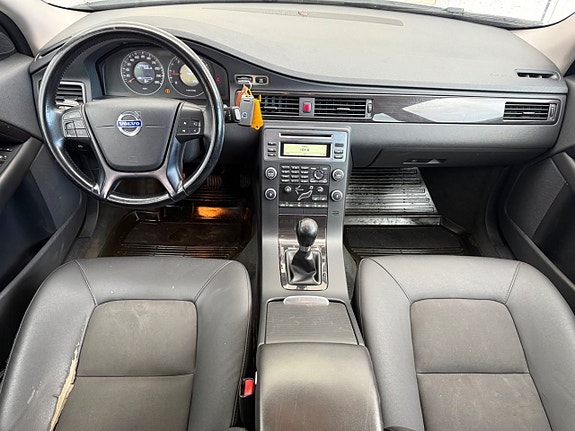 Volvo V70 9 of 15