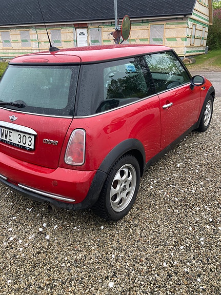 MINI Cooper 2 of 5
