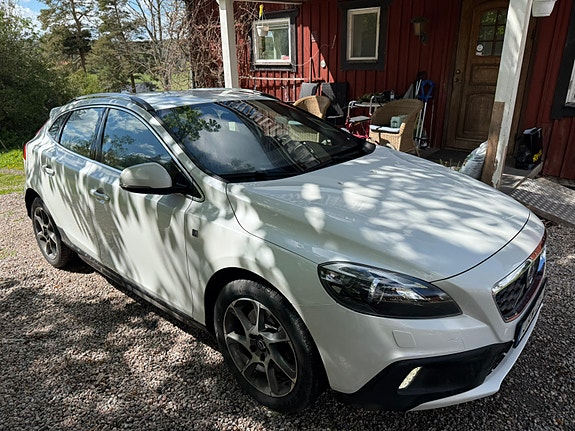 Volvo V40 Cross Country 3 of 4