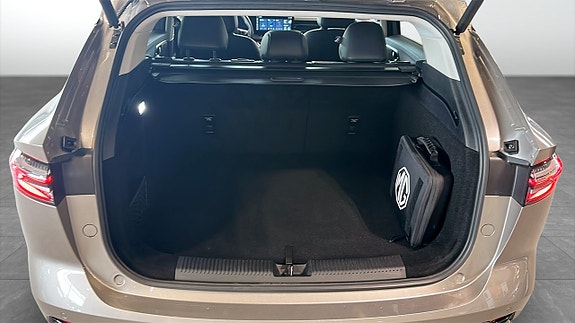 MG HS 10 of 12