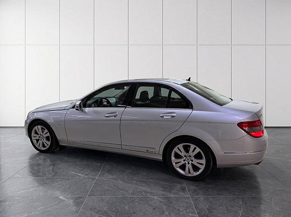 Mercedes-Benz C200 4 of 12