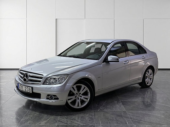 Mercedes-Benz C200 7 of 12