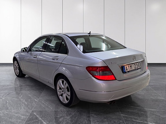 Mercedes-Benz C200 6 of 12