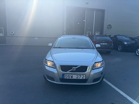 Volvo V50 2 of 5