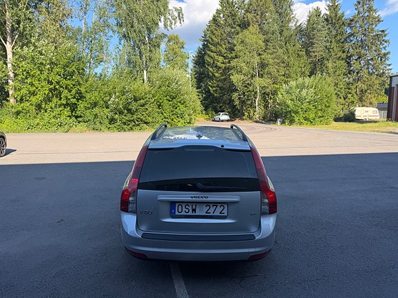 Volvo V50 4 of 5