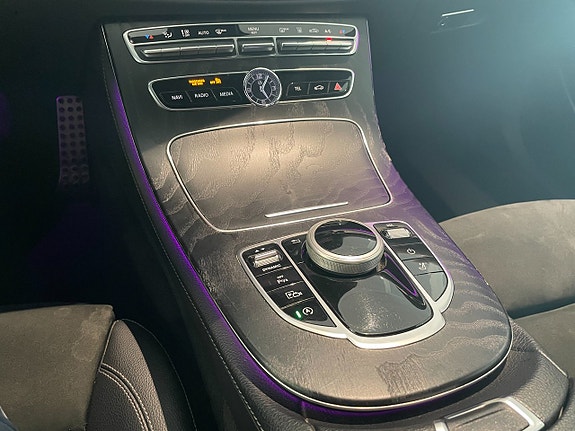 Mercedes-Benz E200 9 of 17