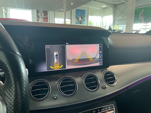 Mercedes-Benz E200 10 of 17