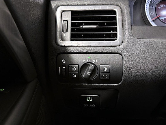 Volvo XC70 11 of 30
