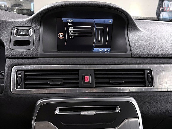 Volvo XC70 18 of 30