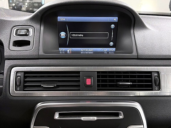 Volvo XC70 16 of 30