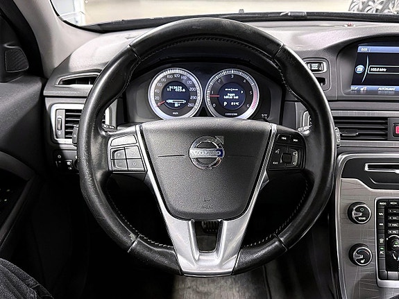 Volvo XC70 12 of 30