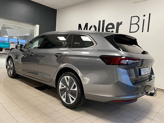 Skoda Superb 2 of 5