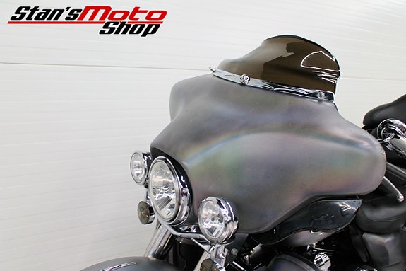 Harley-Davidson Electra Glide Ultra Classic ABS Vance&Hines 14 of 18