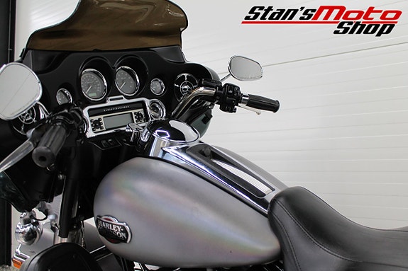 Harley-Davidson Electra Glide Ultra Classic ABS Vance&Hines 15 of 18