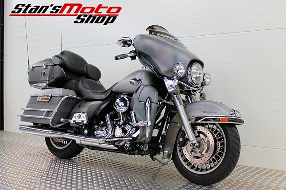 Harley-Davidson Electra Glide Ultra Classic ABS Vance&Hines 2 of 18