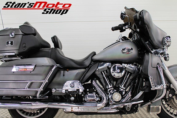 Harley-Davidson Electra Glide Ultra Classic ABS Vance&Hines 5 of 18