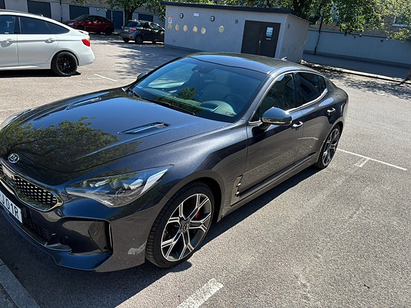 Kia Stinger 3 of 9