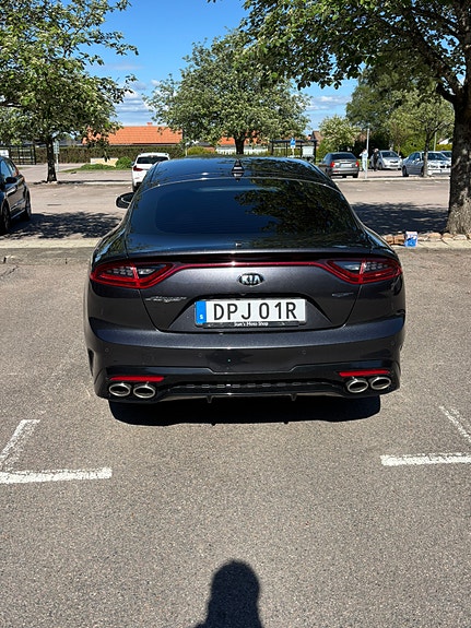 Kia Stinger 5 of 9