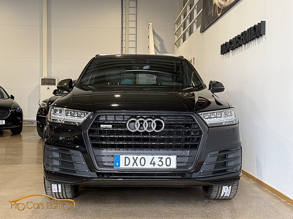 Audi Q7 2 of 5