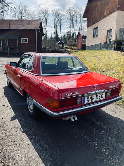 Mercedes-Benz 280 SL 2 of 5