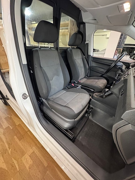 Volkswagen Caddy 8 of 17
