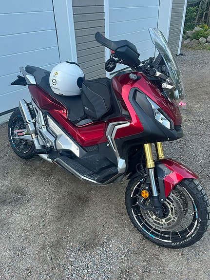 Honda X-ADV750 12 of 14