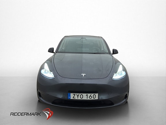 Tesla Model Y 3 of 5