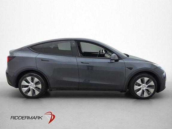 Tesla Model Y 5 of 5