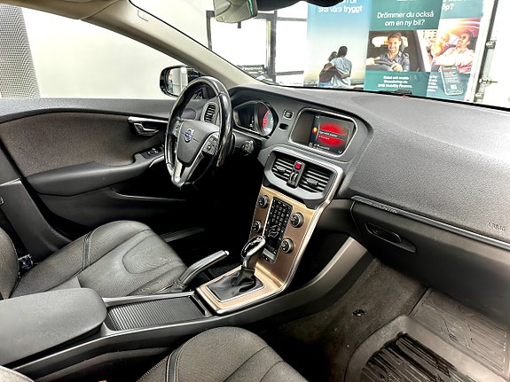Volvo V40 Cross Country 11 of 19