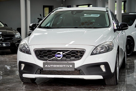 Volvo V40 Cross Country 8 of 19