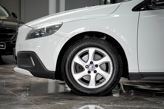 Volvo V40 Cross Country 7 of 19